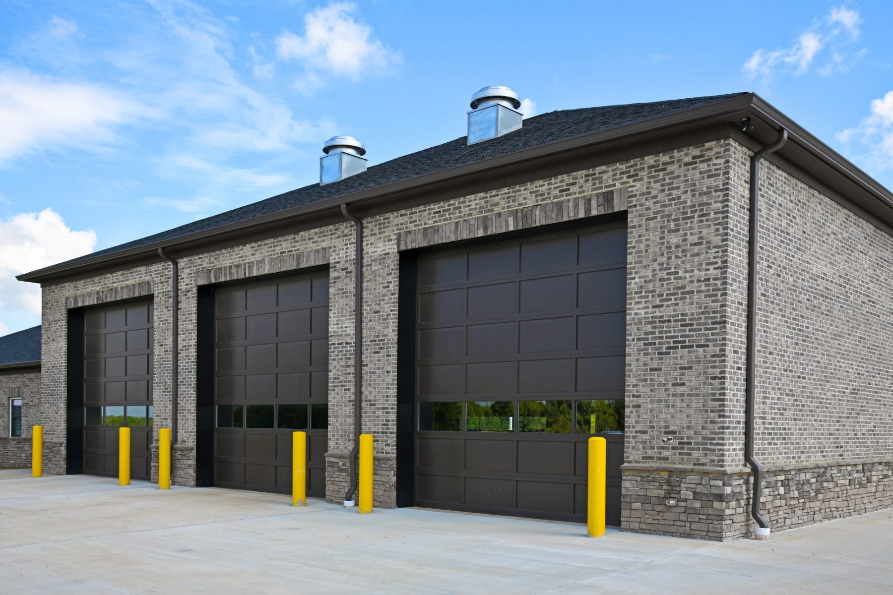 Benefits of a Commercial Garage Door